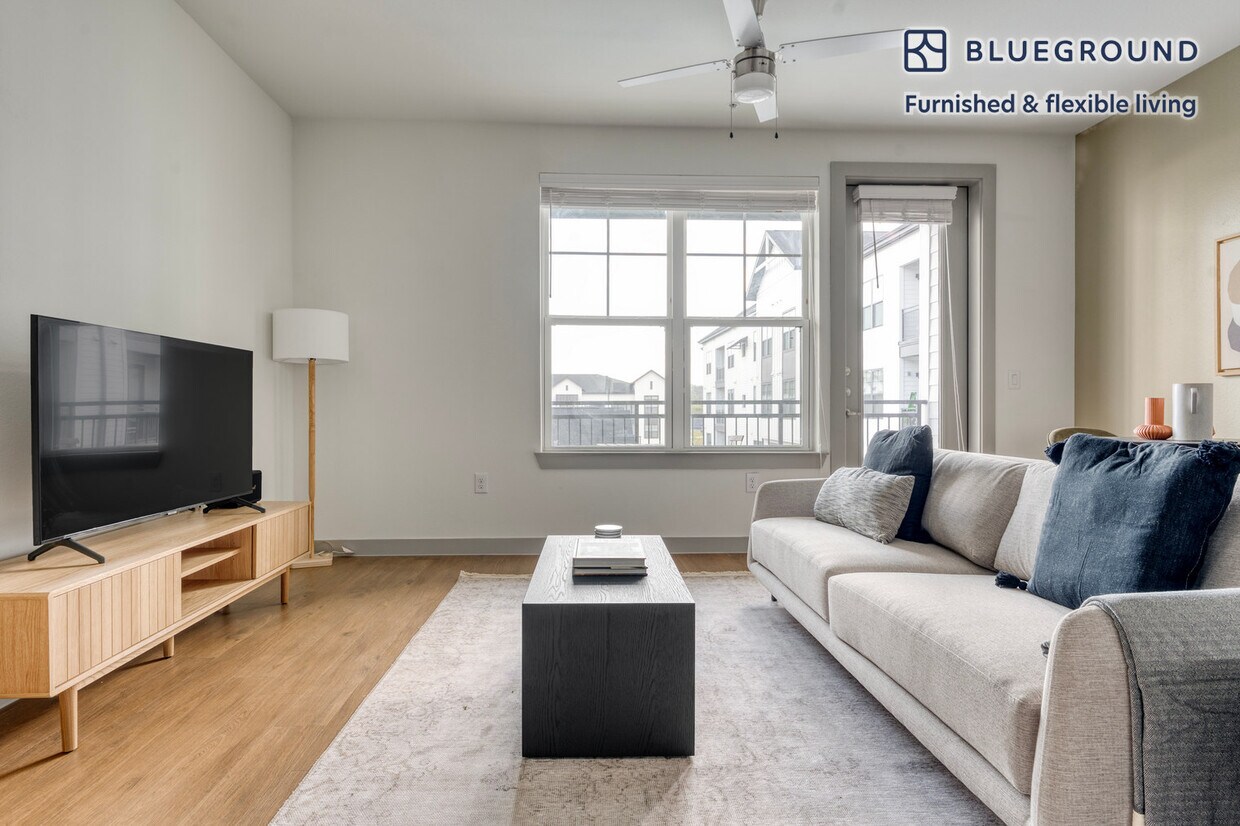 2001 Ed Bluestein Blvd Unit FL3ID148, Austin, TX 78721 Room for Rent