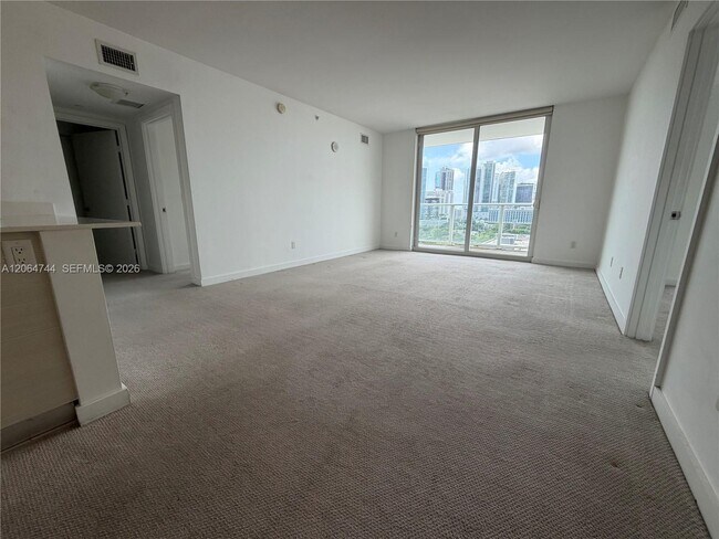 Foto del edificio - 4250 Biscayne Blvd