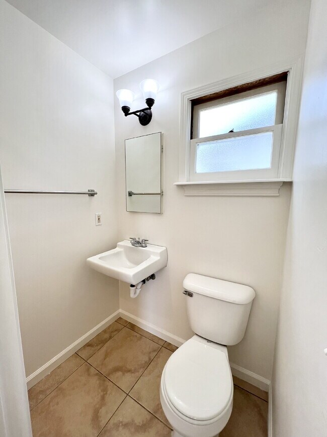 Building Photo - Come home to a cozy cottage on the coast! If you've been looking to make a move to the beach, now...