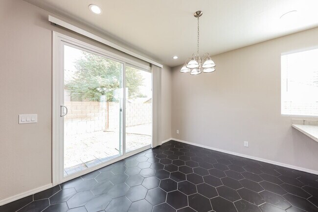 Building Photo - 9451 W Ross Ave