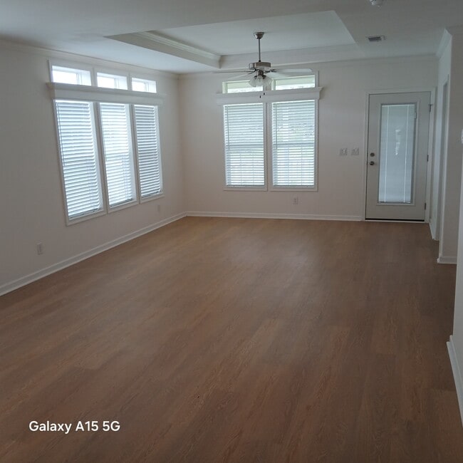 Foto del edificio - 620 Pine Brook Cir