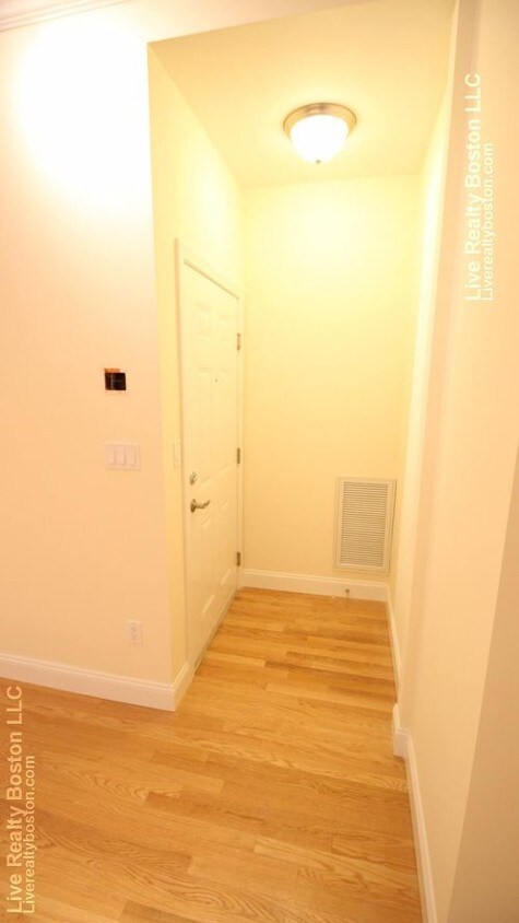 Building Photo - 231 Massachusetts Ave