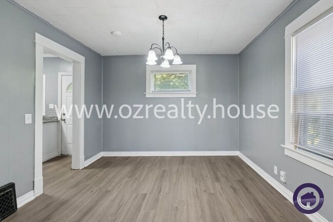 Building Photo - 1624 Macomber St