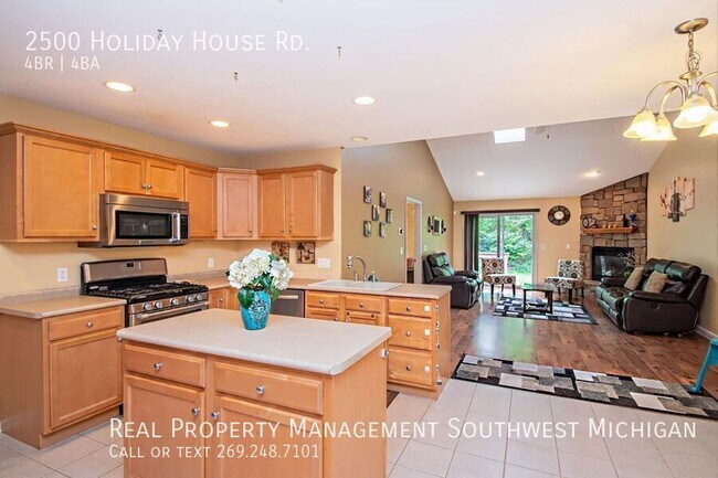 Foto del edificio - 2500 Holiday House Rd