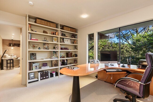 Building Photo - 438 Median Way