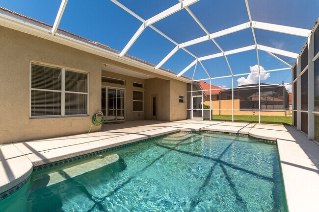 Foto del edificio - 4 Bed / 3 Bath Unfurnished Family Home wit...