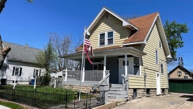 Building Photo - 1519 Vinal St