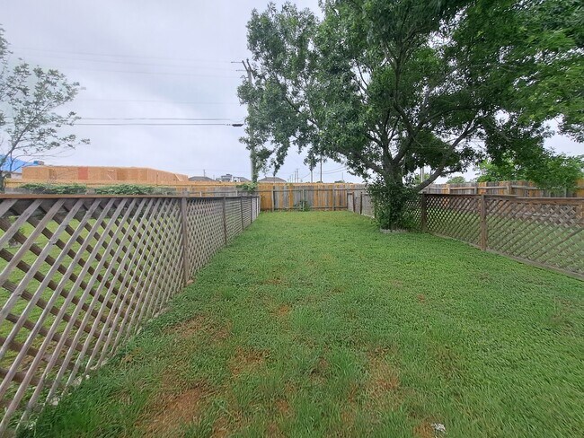 Foto del edificio - 1112 Leslie Cir