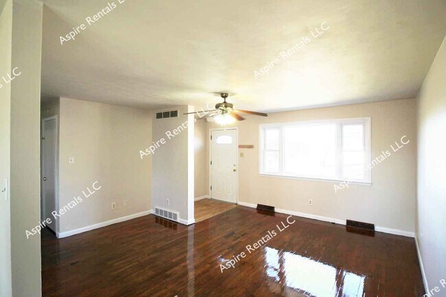 Foto del edificio - 4404 Rice Rd