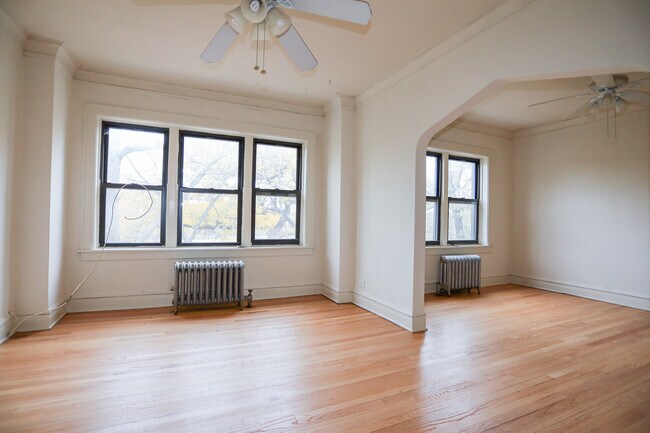 Foto del edificio - 2039 W Wellington Ave