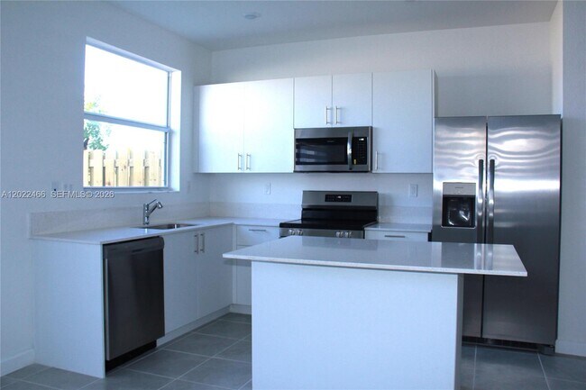 Foto del edificio - 2617 SE 28th Dr