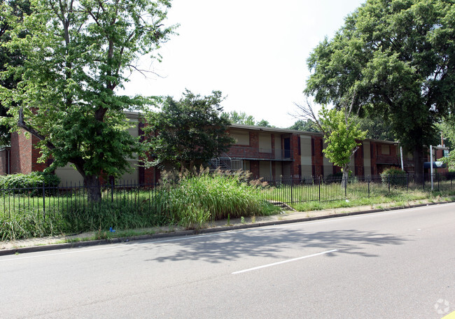 Building Photo - Watkins Manor