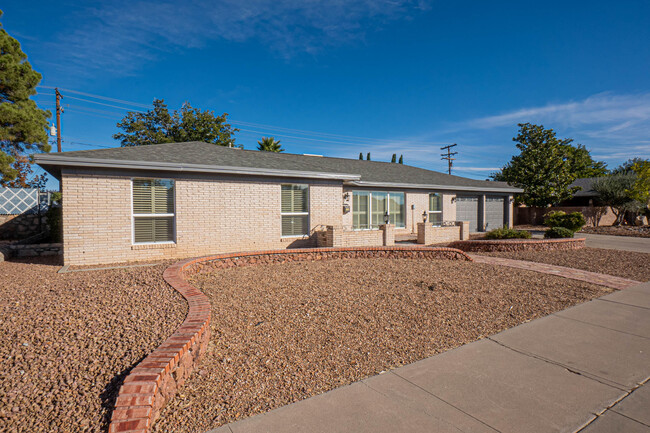 Building Photo - 8805 El Dorado Dr