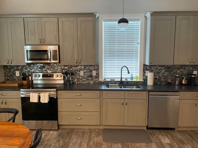 Foto del edificio - 8470B Hearn Road