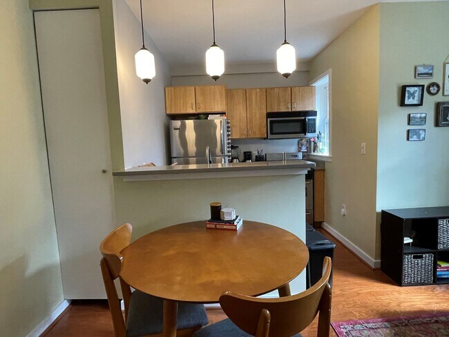Foto del edificio - 3534 10th St NW
