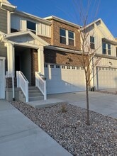 Building Photo - 1576 W Banner Dr