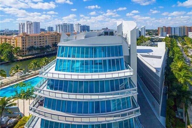 Foto del edificio - 2950 NE 188th St