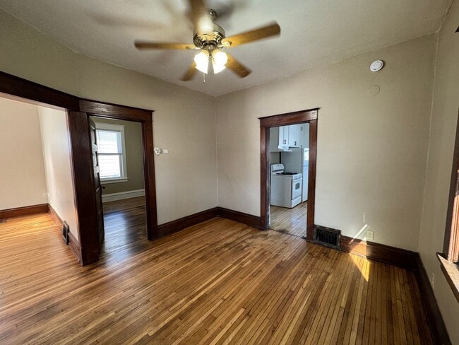 Building Photo - Fantastic 2 Bed 1 Bath Single Family Home in St. Paul! View and Get Approved TODAY!