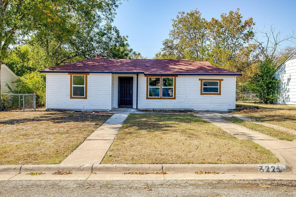 Foto principal - Remodeled 3 Bed, 1 Bath Home in Morningsid...