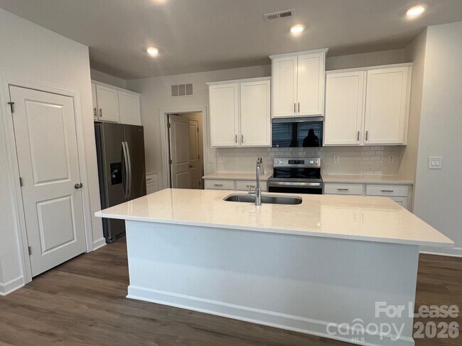 Foto del edificio - 1281 30th St Ln NE