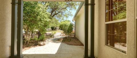 Building Photo - 100 Ranch House Cove