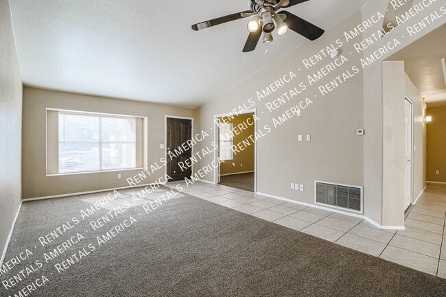 Foto del edificio - 2202 E Mountain Sky Ave