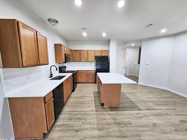 Foto del edificio - 7867 24 Mile Rd