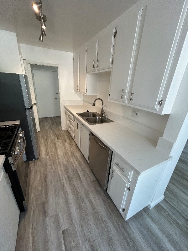 Building Photo - 12225 San Vicente Blvd