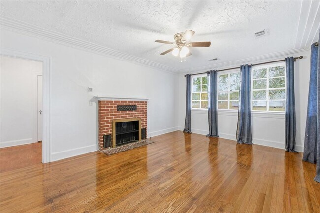 Foto del edificio - ? Move-In Special — Limited Time Only! ? Move in on or before December 31st, 2025, and enjoy $200...