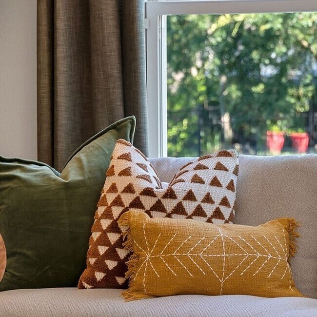 Foto del edificio - Elegant 4-Bed, 4-Bath 3-Story Home with Gourmet Kitchen & Private Backyard