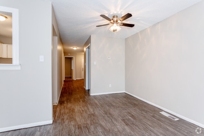 3BR, 2BA Townhouse - 2245 SF - Windchase Flats &amp; Townhomes