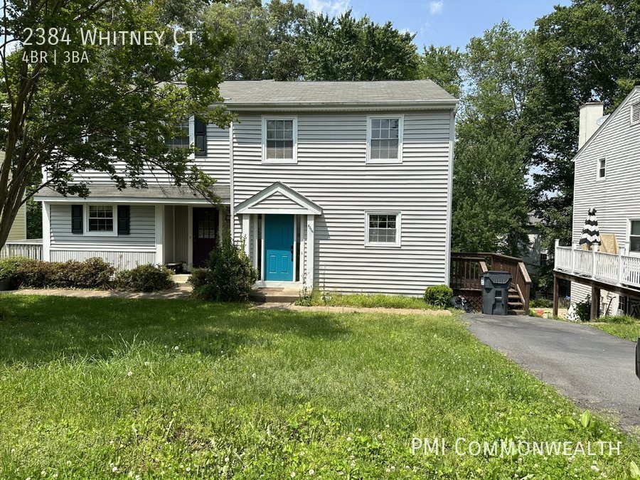 Primary Photo - 3 Bed / 2.5 Bath Townhouse (Available 7/10...