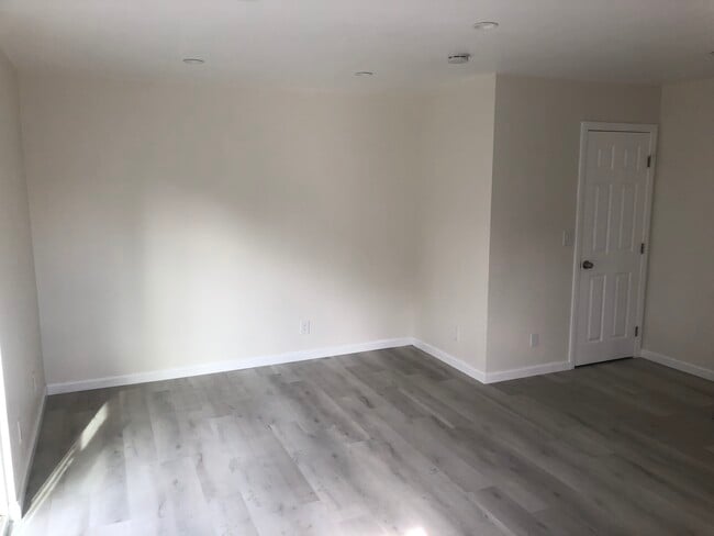 Building Photo - 5853 W 74th St