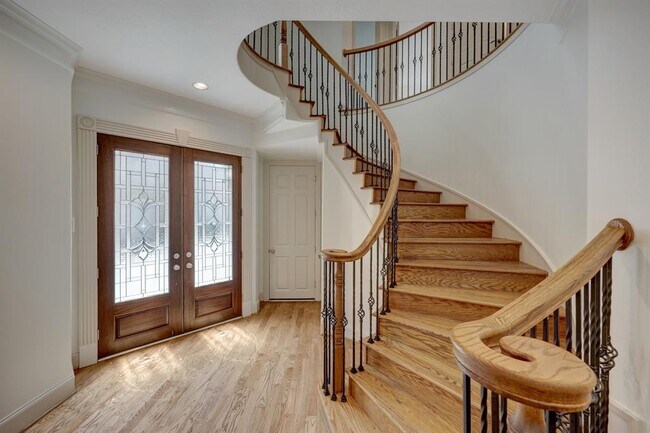 Foto del edificio - 5972 Inwood Dr