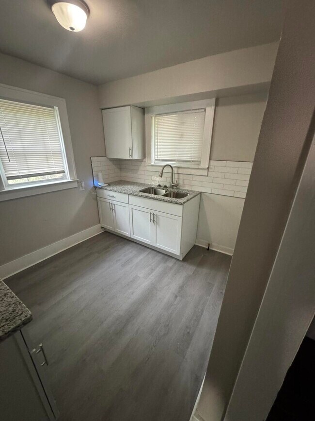 Foto del edificio - 15352 Hartwell St