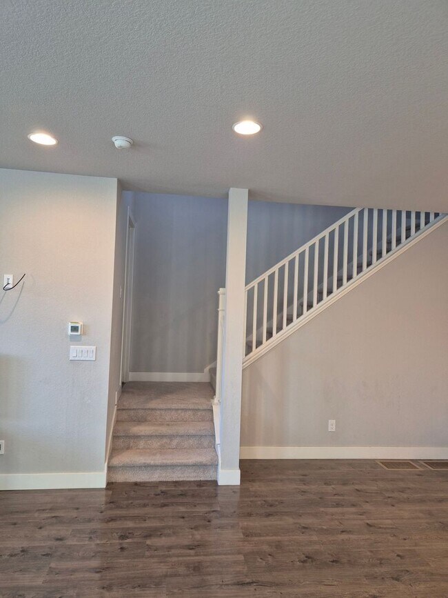 Building Photo - Charming 4BR House in Denver East