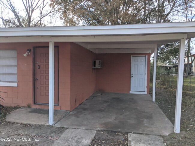 Foto del edificio - 1630 Detroit St