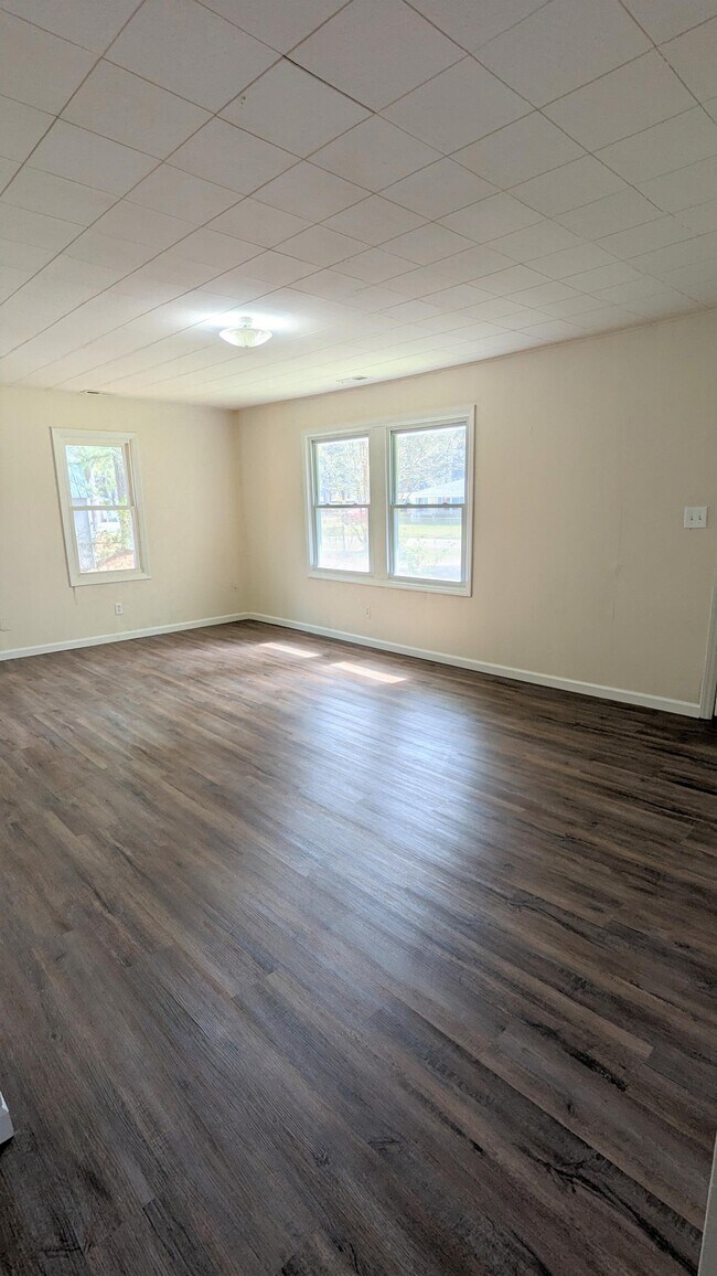 Building Photo - 118 Chappell Gardens Dr