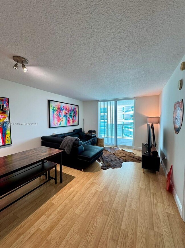Foto del edificio - 2101 Brickell Ave