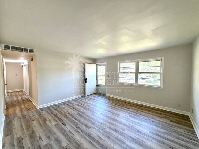 Foto del edificio - 4224 Kildare Dr