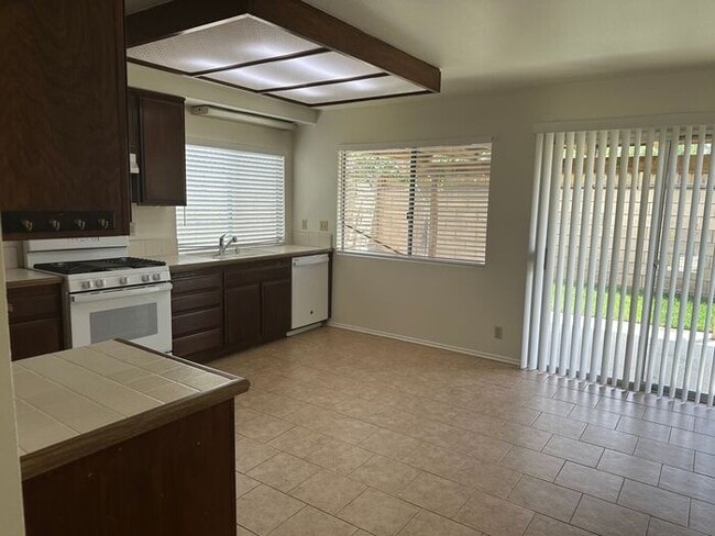 Foto del edificio - Nice 3 + 2 Home in Saugus