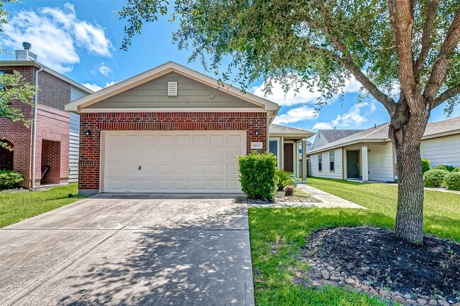 Foto del edificio - 26123 Parkman Grove Dr
