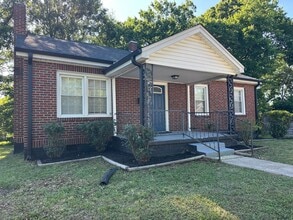 Building Photo - 228 Tournament Dr SW