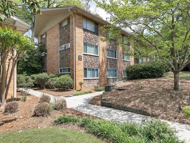 Building Photo - 115 Biscayne Dr NW