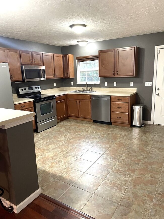 Building Photo - 2138 Bernhurst Dr