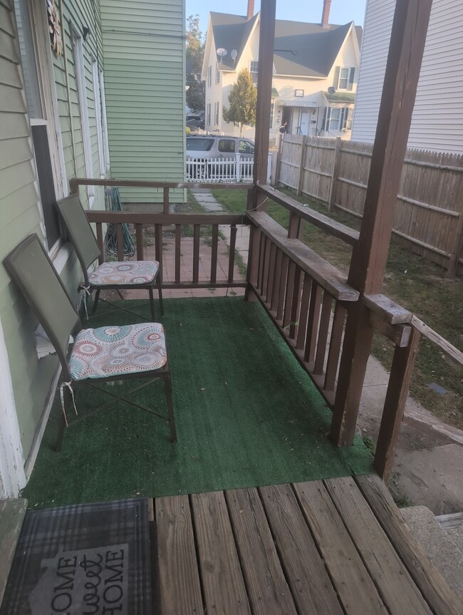 Building Photo - 367 Spruce St