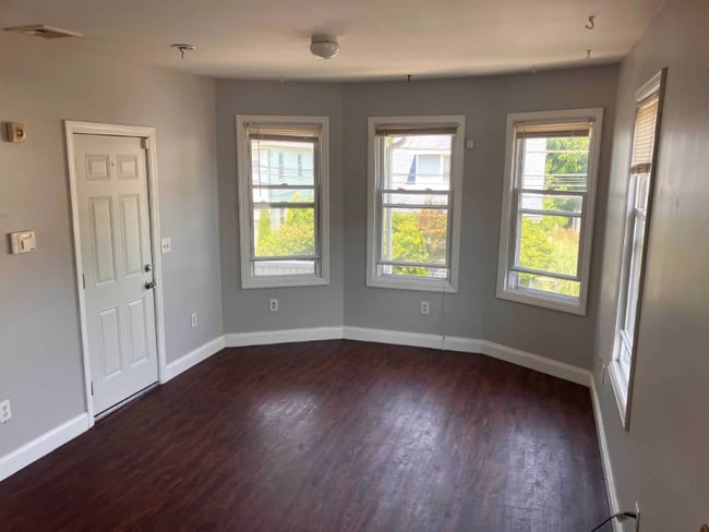 Building Photo - 69 Bennett St