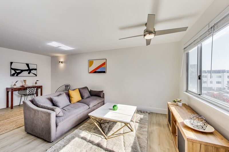 Foto principal - 1221 E 20th St