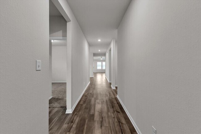 Building Photo - 405 Grasslands Trl