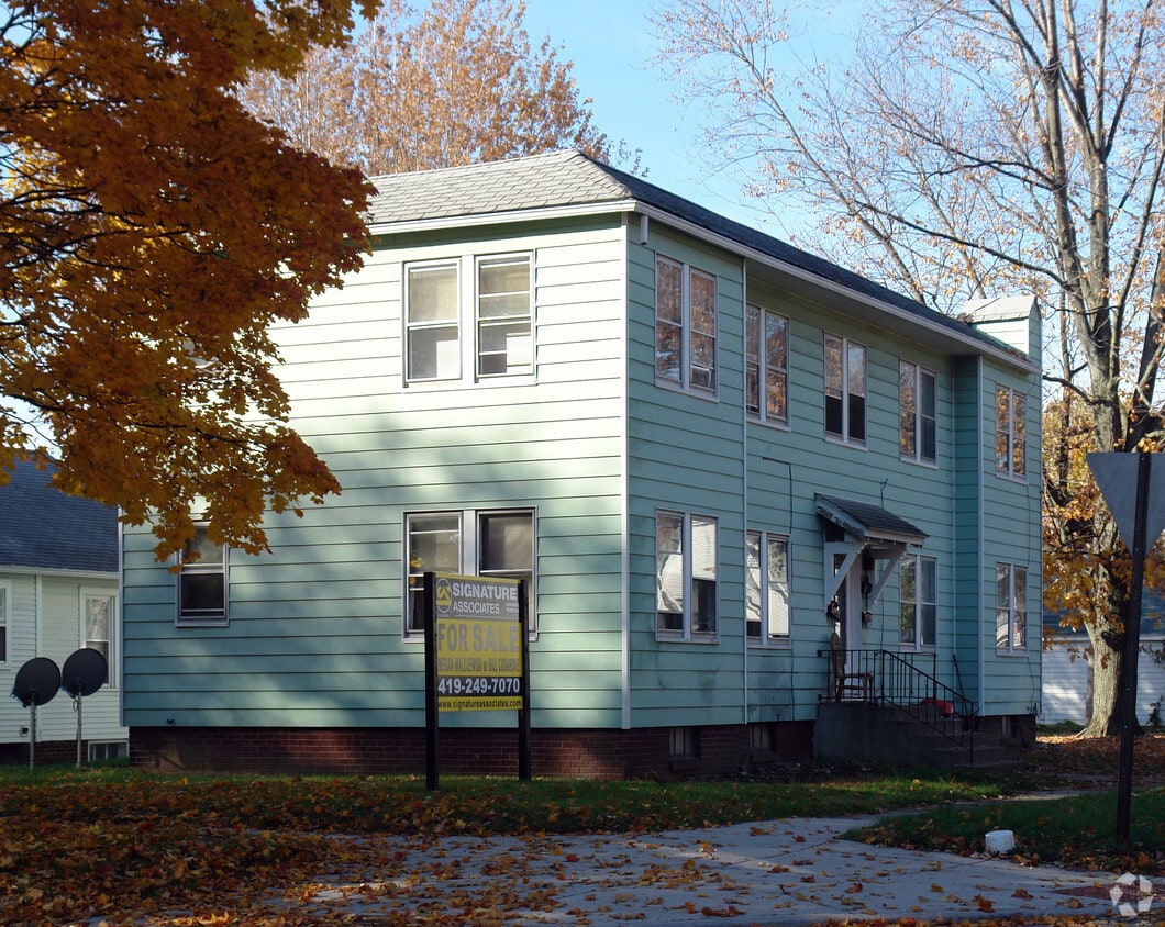 Building Photo - 605 Clara St
